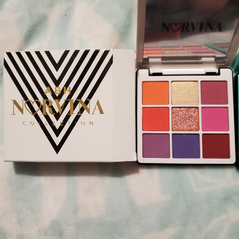 Norvina eyeshadow palette